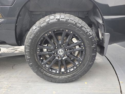 Used 2019 Nissan Titan SL w/ Midnight Edition AWD/4WD image 13