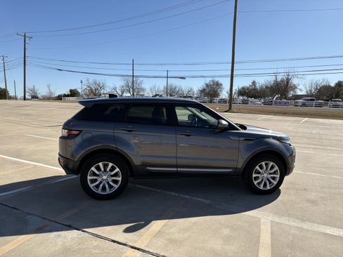 Used 2018 Land Rover Range Rover Evoque SE image 5