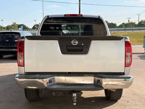 Used 2019 Nissan Frontier SV RWD image 4