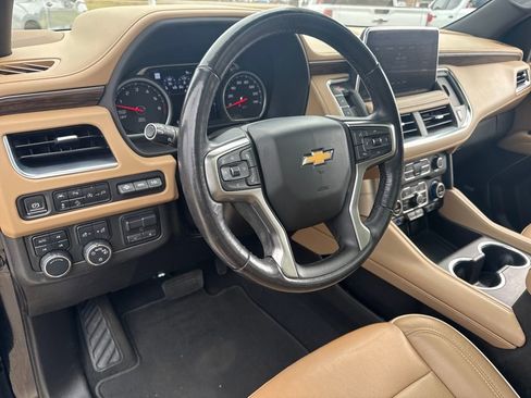 Used 2021 Chevrolet Suburban Premier w/ Premium Package image 20