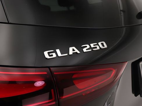 Certified 2026 Mercedes-Benz GLA 250 image 19