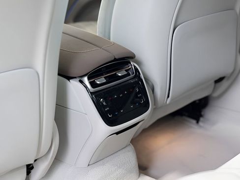 Used 2022 Mercedes-Benz EQS 580 4MATIC Sedan w/ Pinnacle Trim Package image 60