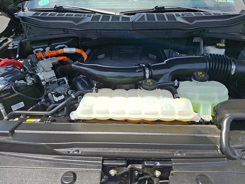 Certified 2022 Ford F150 Platinum w/ Equipment Group 701A High AWD/4WD image 36