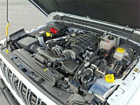 Used 2025 Jeep Wrangler Sahara w/ Safety Group image 27