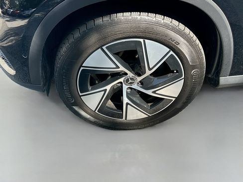 Used 2024 Mercedes-Benz GLC 300 4MATIC image 31