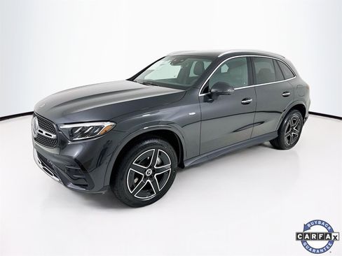 Used 2025 Mercedes-Benz GLC 350e 4MATIC image 3