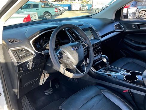 Used 2018 Ford Edge SEL w/ Equipment Group 201A FWD image 16