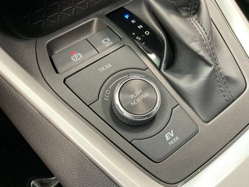 Certified 2025 Toyota RAV4 LE AWD/4WD image 16