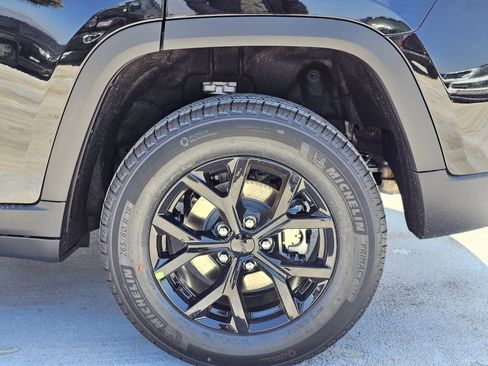 New 2026 Jeep Grand Cherokee Altitude RWD image 9