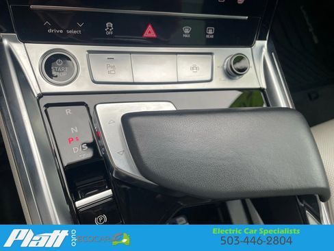 Used 2022 Audi e-tron Chronos w/ Chronos Package image 28