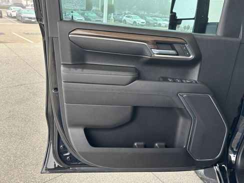 Used 2022 Chevrolet Silverado 1500 LT Trail Boss image 23