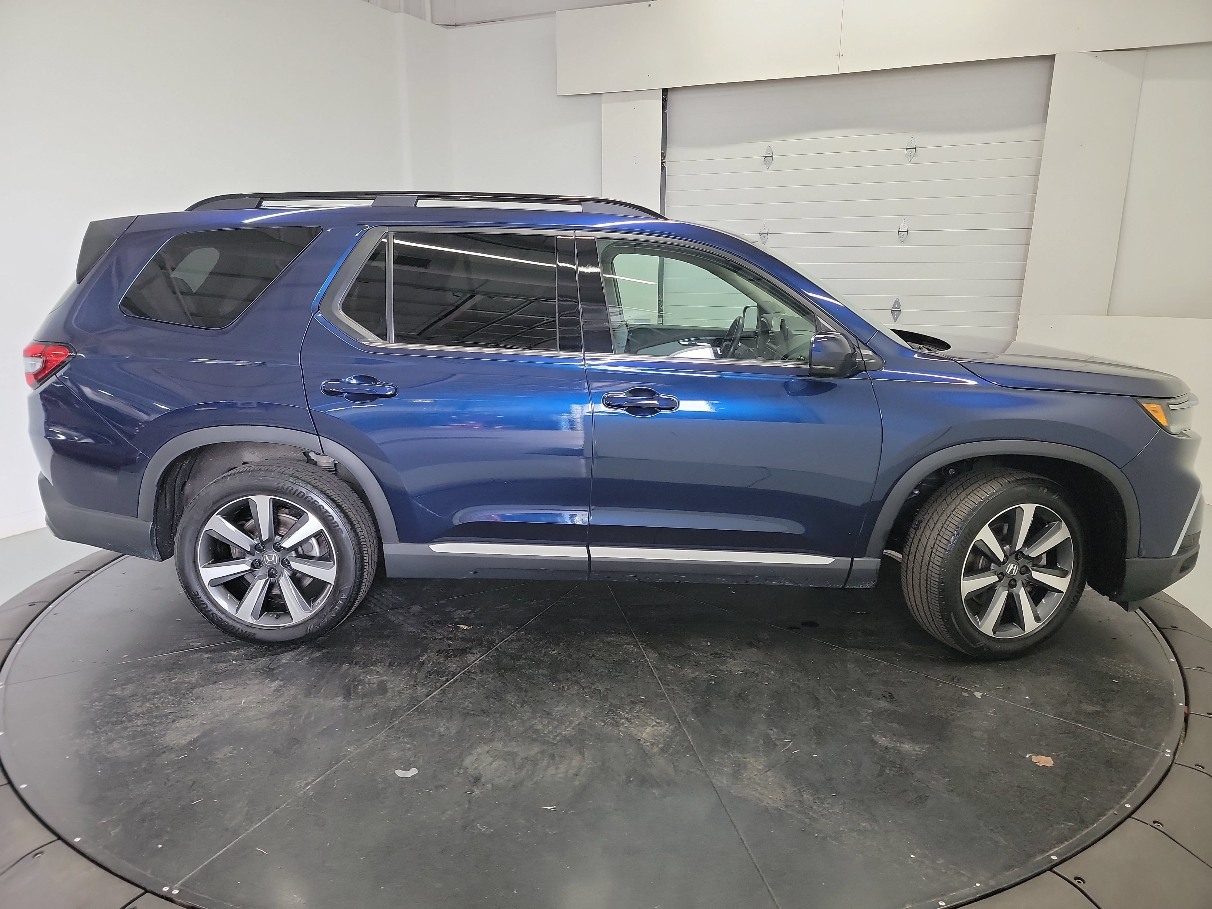 Used 2023 Honda Pilot Touring image 11