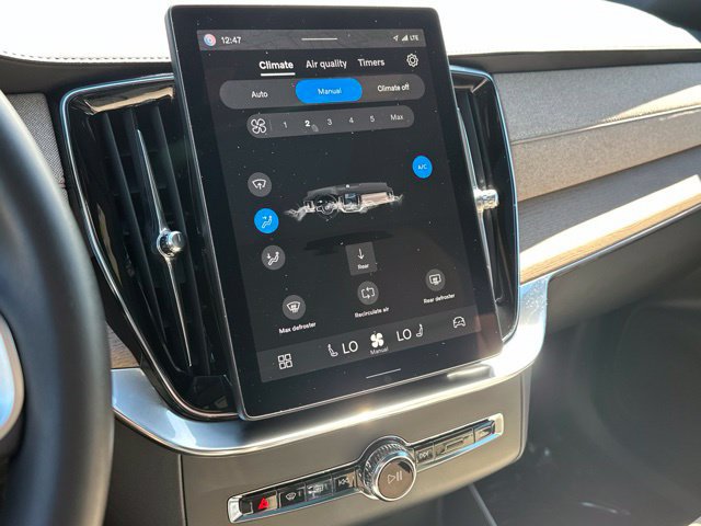 Certified 2025 Volvo XC90 B5 Core AWD/4WD image 22