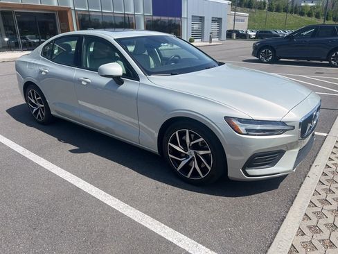 Used 2019 Volvo S60 T6 Momentum w/ Premium Package AWD/4WD image 4