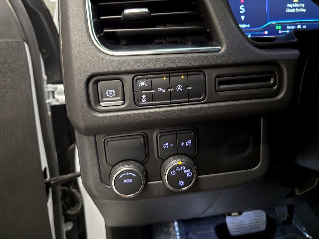 Used 2024 Chevrolet Suburban RST RWD image 31