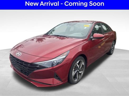 Used 2023 Hyundai Elantra SEL w/ Convenience Package FWD image 2