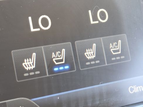 Used 2013 Lincoln MKZ FWD image 7