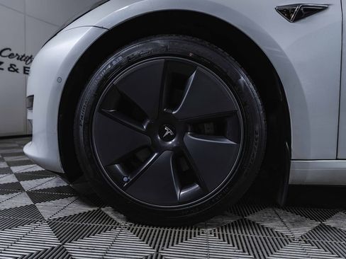 Used 2021 Tesla Model 3 Standard Range Plus image 33