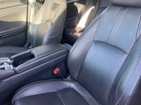 Used 2016 Honda Civic Touring image 9