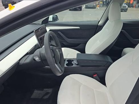 Used 2023 Tesla Model 3 Standard Range RWD image 5