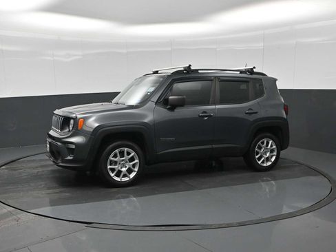Used 2022 Jeep Renegade Latitude image 4