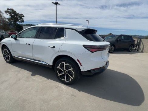 Used 2025 Chevrolet Equinox EV LT w/ Convenience Package image 6