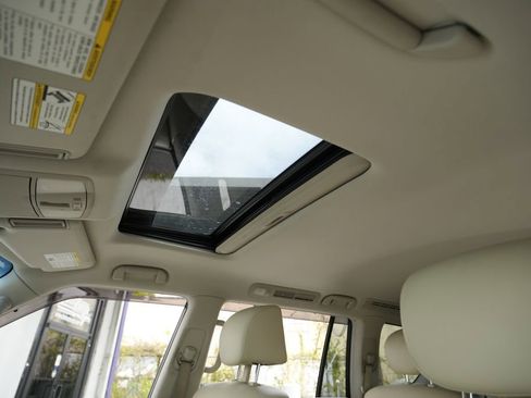 Used 2012 INFINITI QX56 4WD w/ Deluxe Touring Pkg image 17