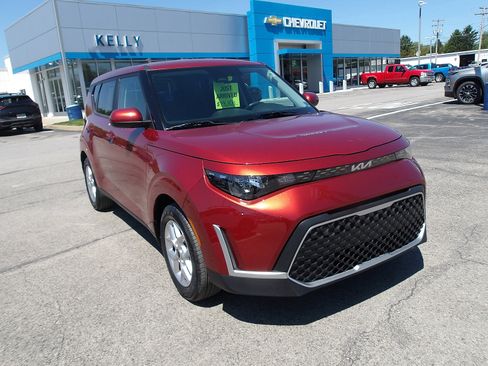 Used 2023 Kia Soul LX w/ LX Technology Package FWD image 1