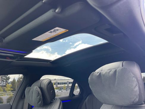 Used 2022 Mercedes-Benz S 500 4MATIC image 25