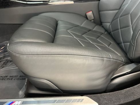 Certified 2024 BMW i7 xDrive60 AWD/4WD image 13