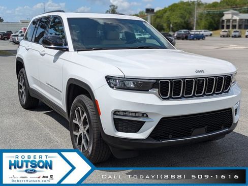 Used 2024 Jeep Grand Cherokee Limited w/ Luxury Tech Group II image 4