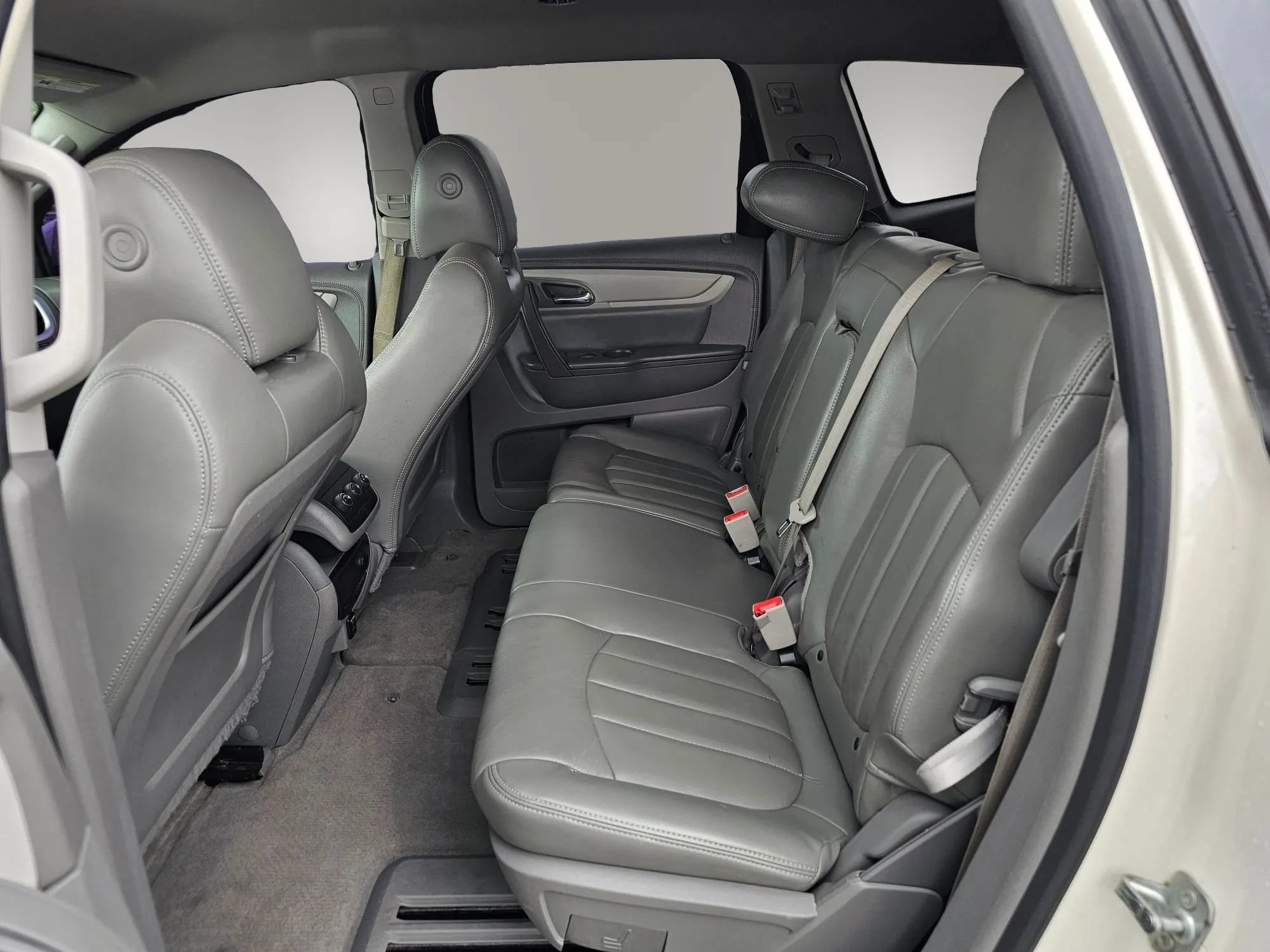 Used 2015 Chevrolet Traverse LT w/ Style and Technology Package FWD image 5