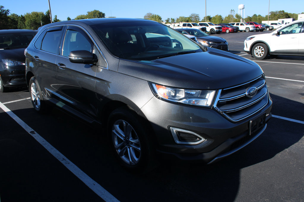 Used 2017 Ford Edge SEL w/ Equipment Group 201A AWD/4WD image 3