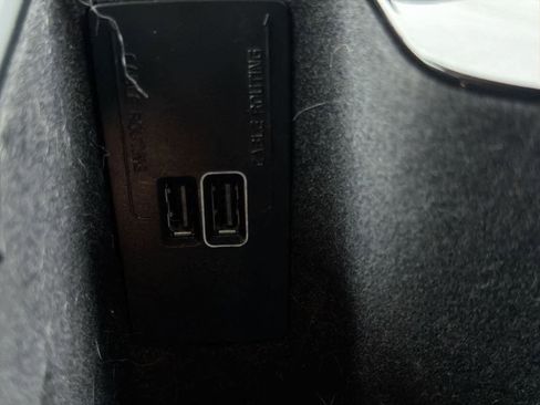 Used 2018 Volvo XC90 T6 Momentum w/ Convenience Package image 32