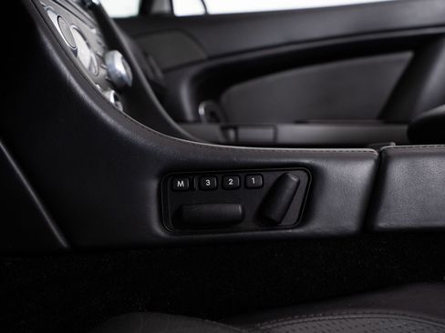 Used 2012 Aston Martin V8 Vantage Roadster RWD image 18