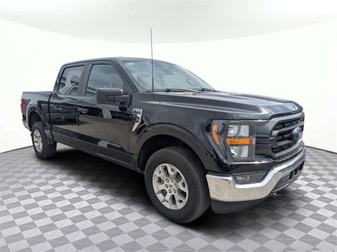 Used 2023 Ford F150 XLT image 2
