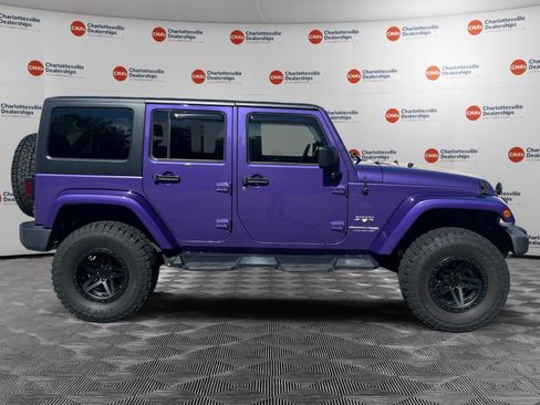 Used 2018 Jeep Wrangler Unlimited Sahara w/ Connectivity Group AWD/4WD image 6