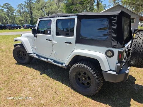 Used 2016 Jeep Wrangler Unlimited Sahara w/ Connectivity Group AWD/4WD image 5