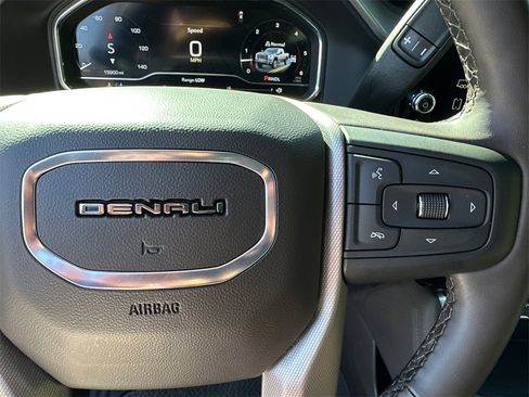 Used 2025 GMC Sierra 2500 Denali w/ Denali Reserve Package image 27