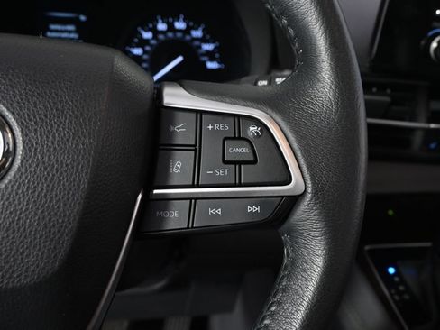 Used 2022 Toyota Sienna XLE w/ XLE Plus Package AWD/4WD image 34