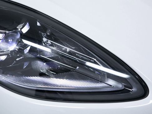 Certified 2025 Porsche Macan image 34