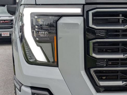 Used 2025 GMC Sierra 2500 AT4 w/ AT4 Premium Plus Package AWD/4WD image 10