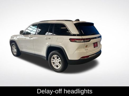 Used 2023 Jeep Grand Cherokee Laredo w/ Luxury Tech Group I AWD/4WD image 19
