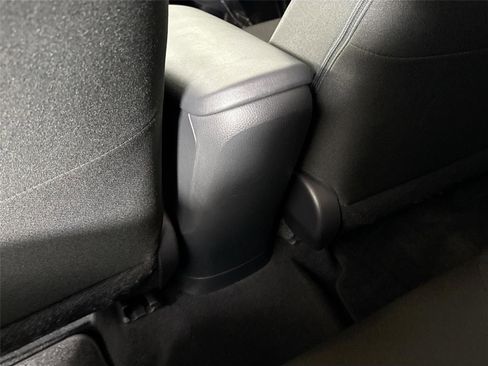 Used 2018 Toyota C-HR XLE image 34