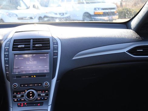 Used 2019 Lincoln MKZ Premiere image 24