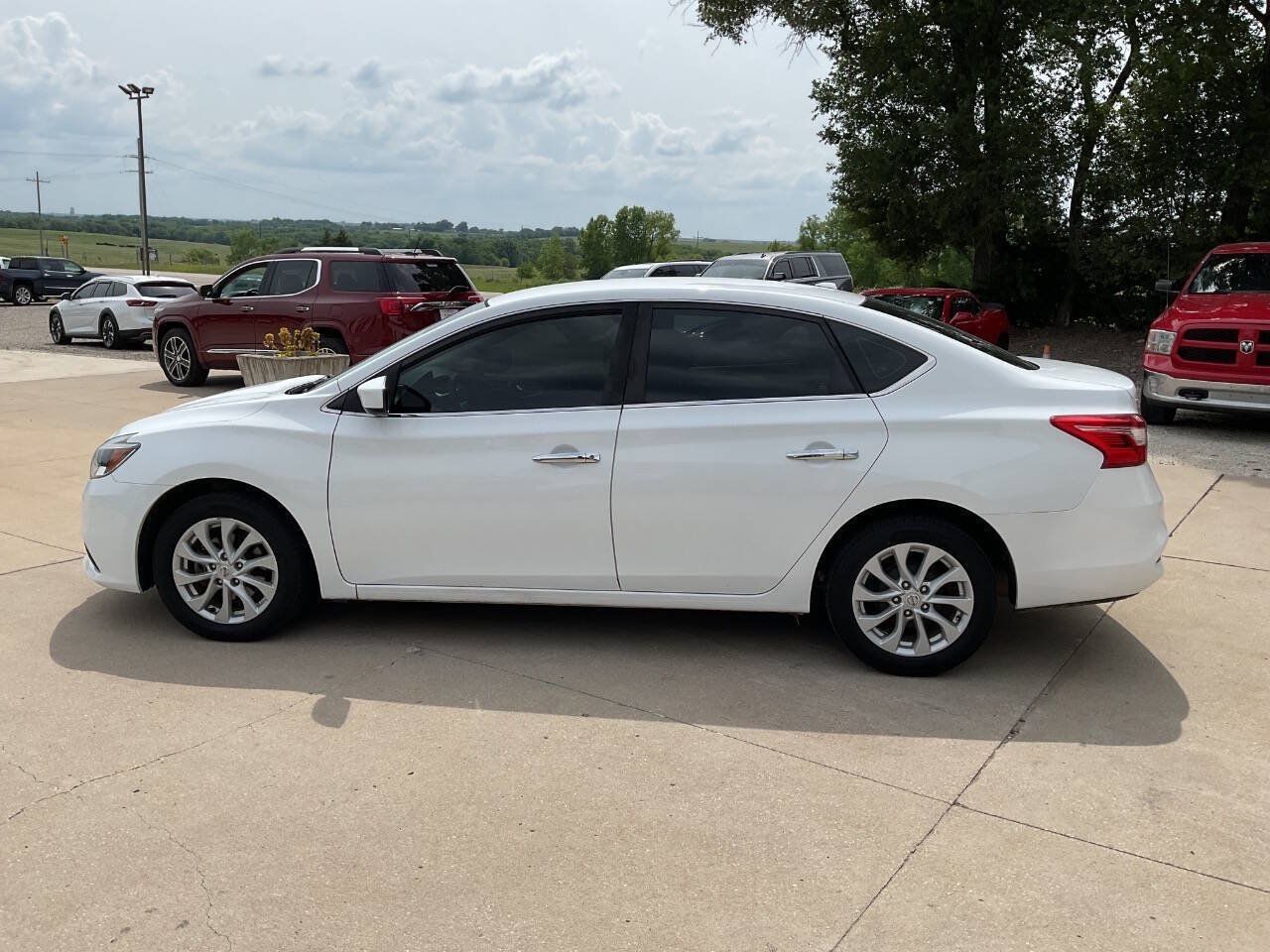 Used 2019 Nissan Sentra SV FWD image 6
