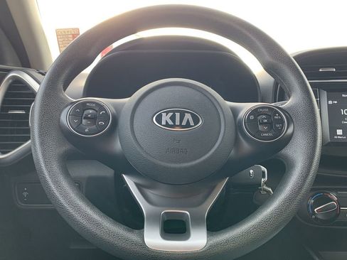 Used 2021 Kia Soul LX image 11
