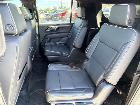 New 2026 Chevrolet Suburban Premier w/ Sun And Tow Package image 24