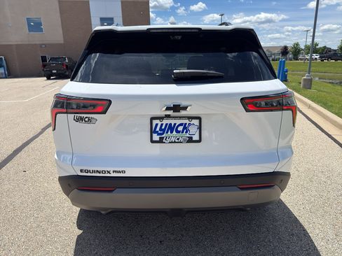 New 2026 Chevrolet Equinox LT AWD/4WD image 4