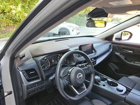 Certified 2023 Nissan Rogue SV w/ SV Premium B Package image 18